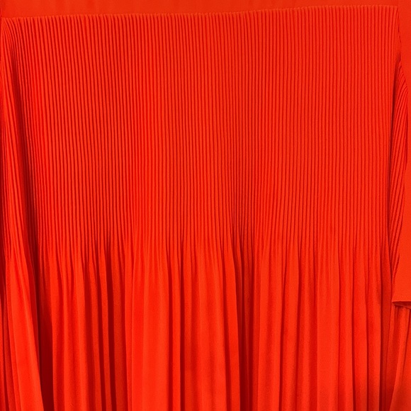 Stunning flowy coral dress perfect for a summer wedding - Picture 3 of 3